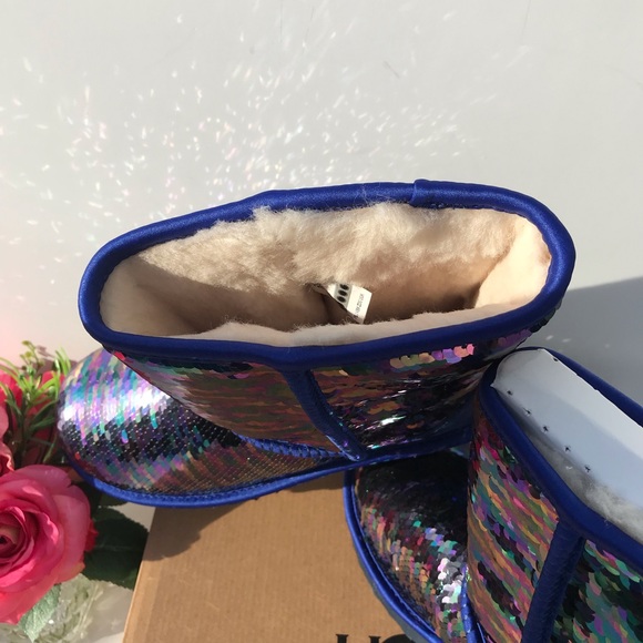 UGG Classic Short Sequin Boot - Picture 11 of 11